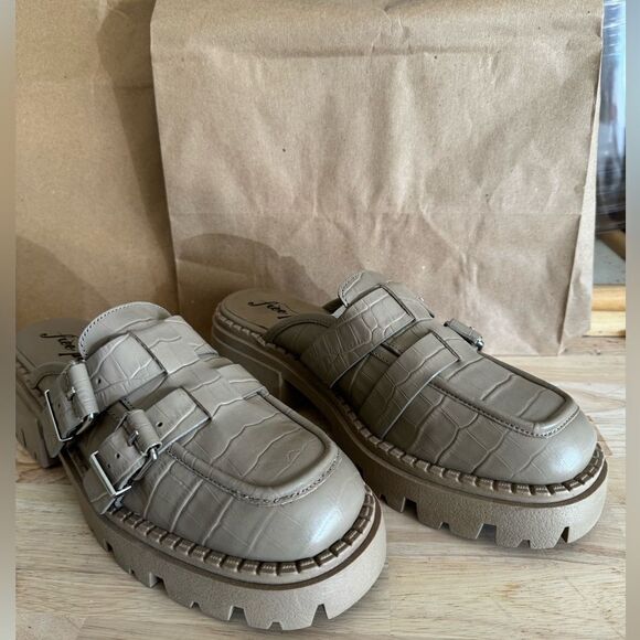 Free people Buckle Lyra Lug Loafer 39.5 - Picture 4 of 5